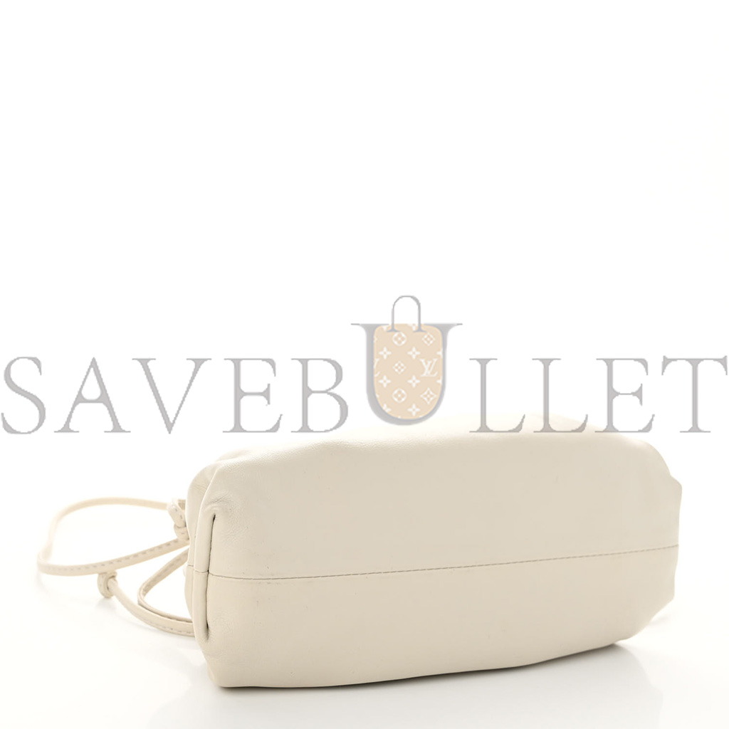 BOTTEGA VENETA BUTTER CALFSKIN THE MINI POUCH PLASTER (23*11*5cm)