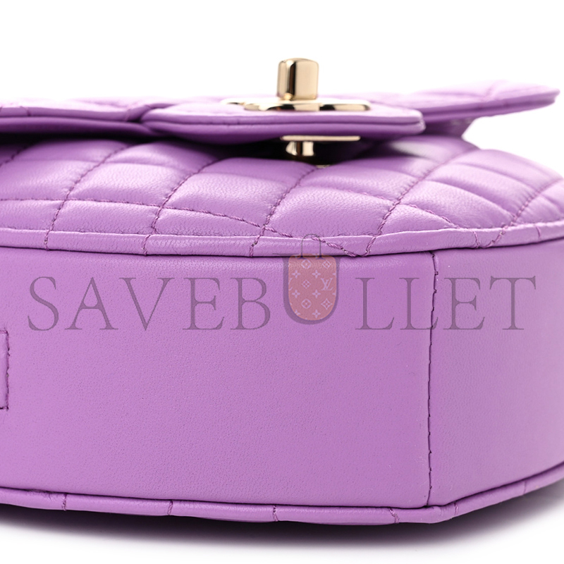 CHANEL CC IN LOVE HEART BAG 1644685 (18*17*4cm)