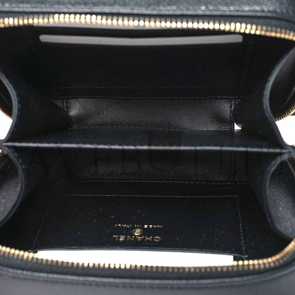 CHANEL CAVIAR QUILTED CC FILIGREE VANITY CLUTCH WITH CHAIN BLACK (14*10*6cm)