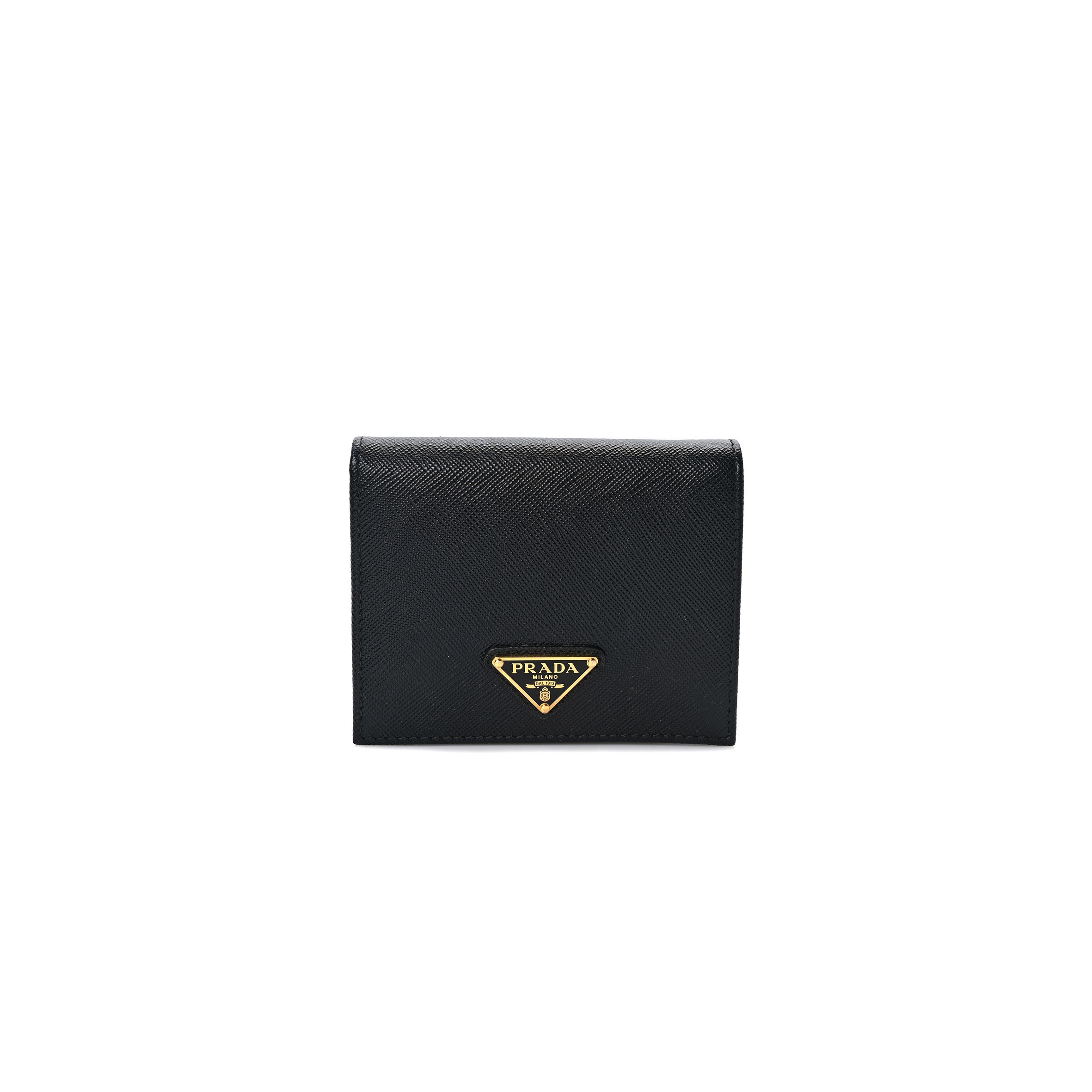 PRADA SAFFIANO TRIANGLE BI-FOLD WALLET BLACK (11*8*3cm)